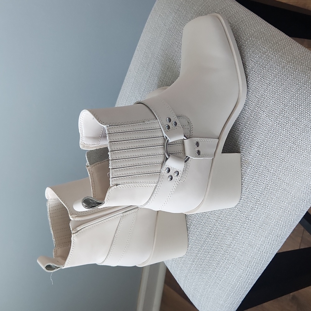 Steve Madden leather boots